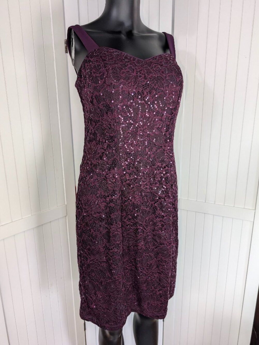 R&M Richards Purple Sequin Lace Cocktail Dress Size 6 Sheath Midi